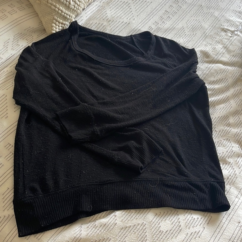 Black slightly cropped lounge sweater